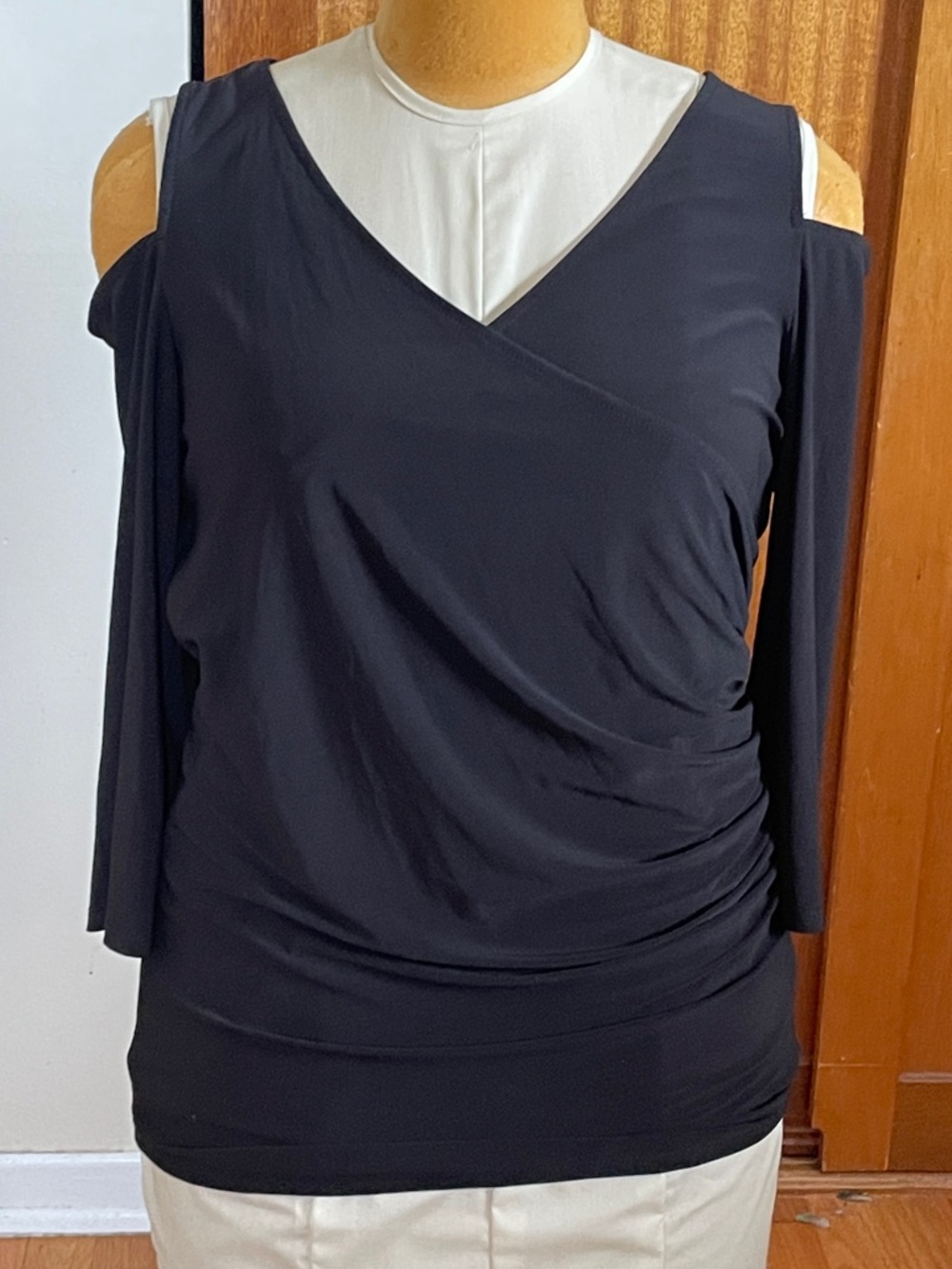 Torrid Cold-Shoulder V-Neck Black Top size 1 1X long sleeve